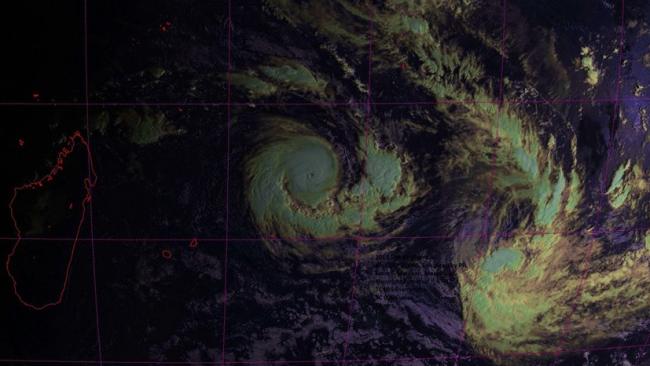 Cyclone EUNICE pause temporaire de l'intensification