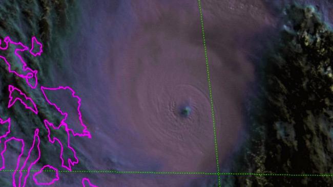 STY HAGUPIT : Analyse d'intensité à 15H GMT