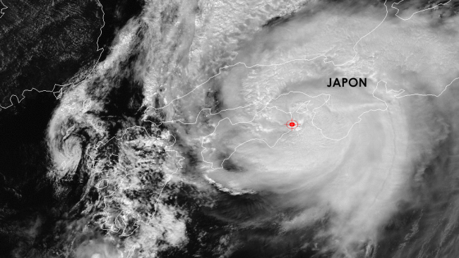 Le Japon frappé de plein fouet par le typhon JEBI