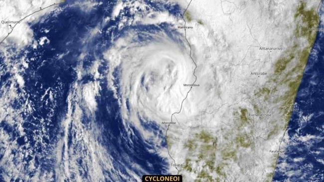 Le cyclone Cheneso s'affaiblit mais c'est sans doute temporaire