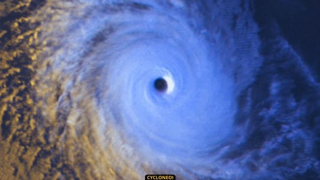 Cyclone très intense VINCE, rafales de 300 km/h, les Mascareignes s’en sortent bien