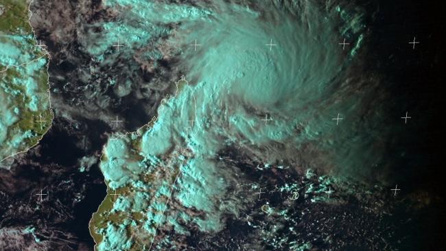 Futur Dumazile : La Réunion en Pré-Alerte cyclonique depuis 18h