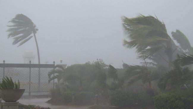 La tempête tropicale DAYE déverse des trombes d'eau sur l'Inde