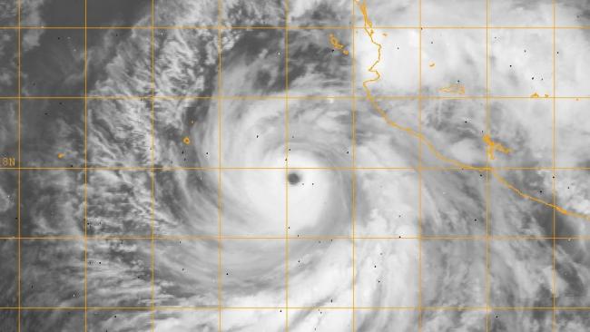 L'ouragan BUD fait le show dans le pacifique nord-est