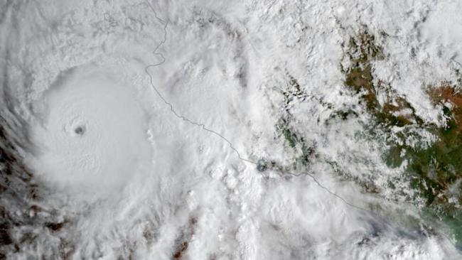 Le Mexique frappé par WILLA, un ouragan de catégorie 3