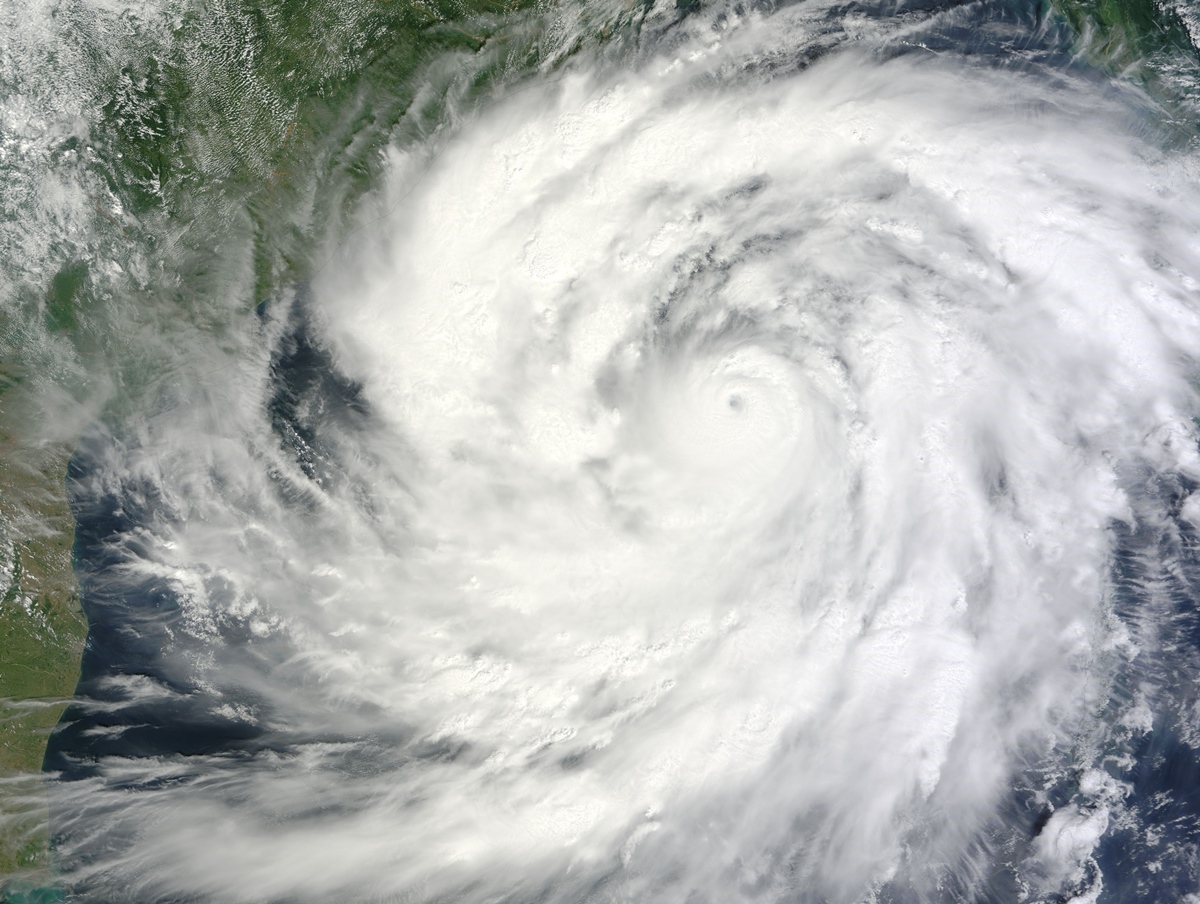 Cyclone Ile Maurice: A Sensual Storm to Remember